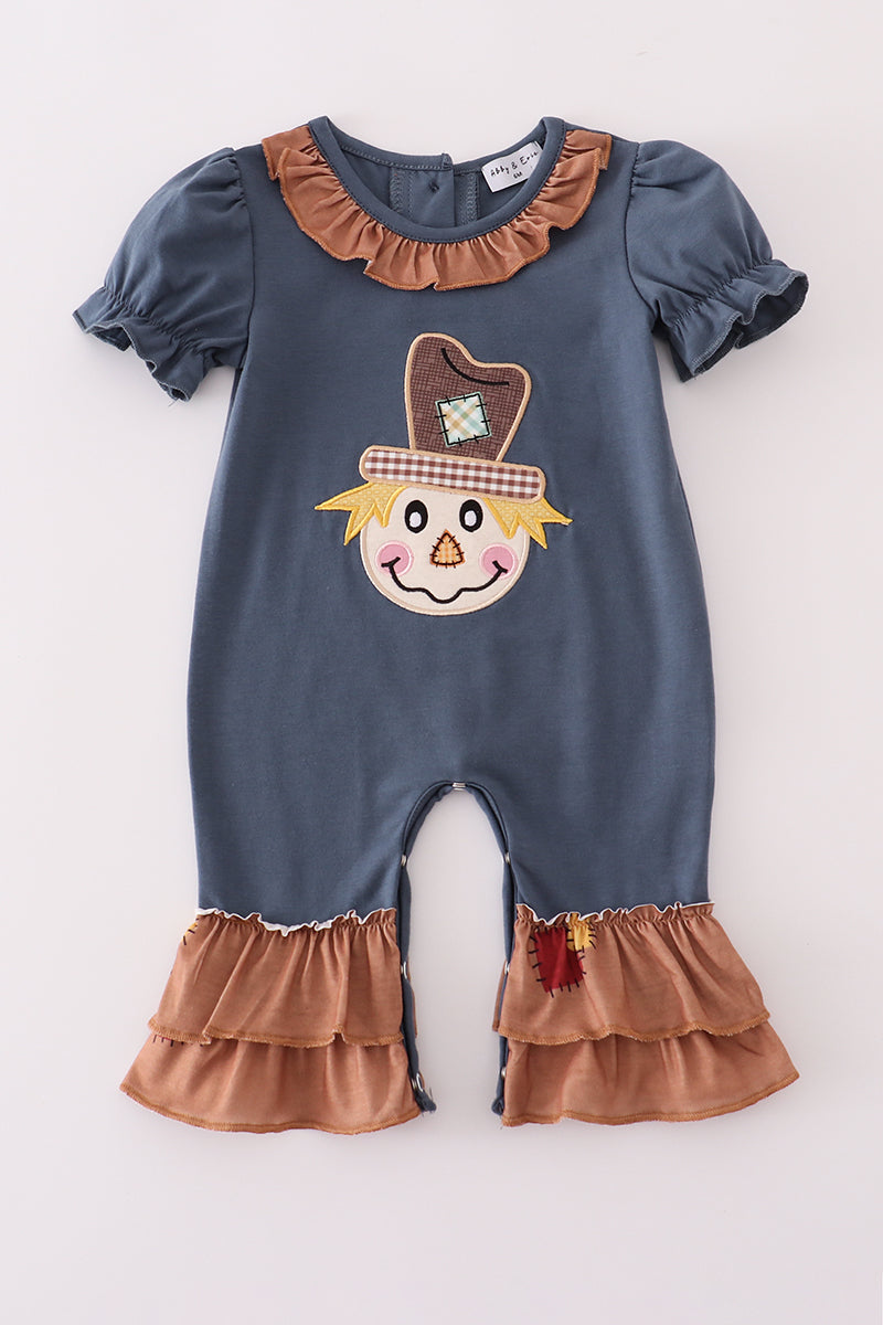 Crafting Friendly Scarecrows (and Dressing the Part!) with Your Little Clouds