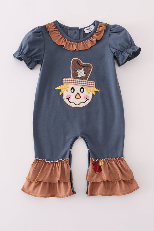 Crafting Friendly Scarecrows (and Dressing the Part!) with Your Little Clouds