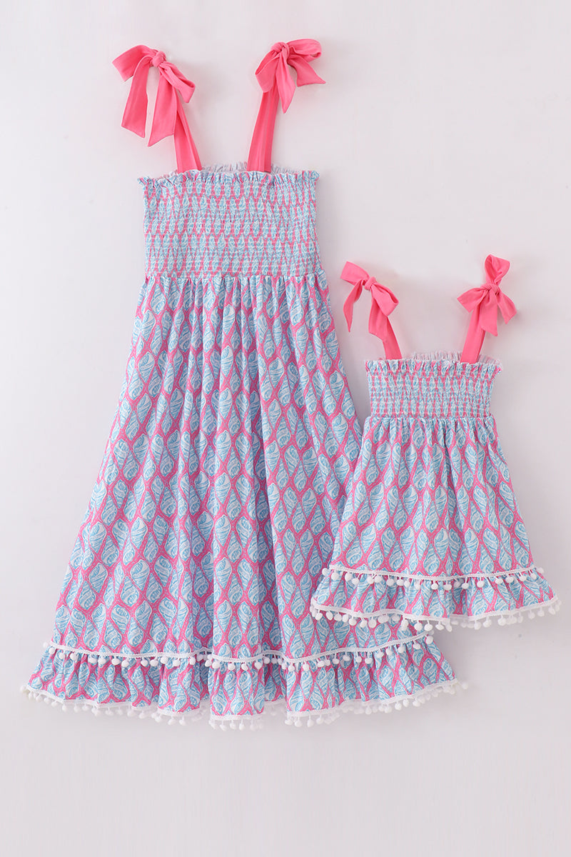2018 design girls brand dress Blue ribbon lace charm smocked mom&me – Cloudling Kids Clothing Color:Silver To Blue Ombre Vintage Jcpenney Dusty Pink variant available: US 8 These dresses are designed