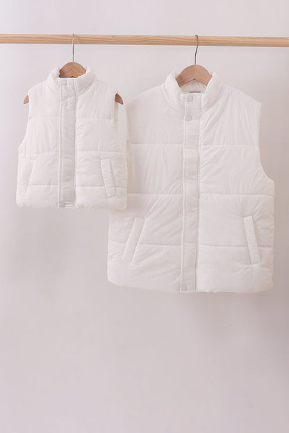White mom&me puffer vest