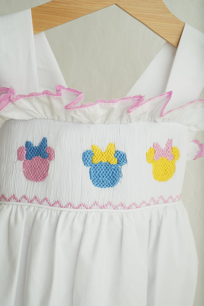 White character ruffle bubble