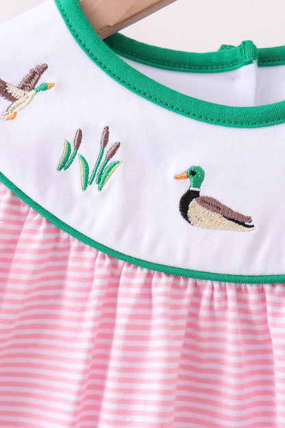 Pink stripe duck embroidery ruffle pants set